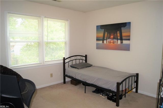 818 Meads RD, Norfolk, VA 23505