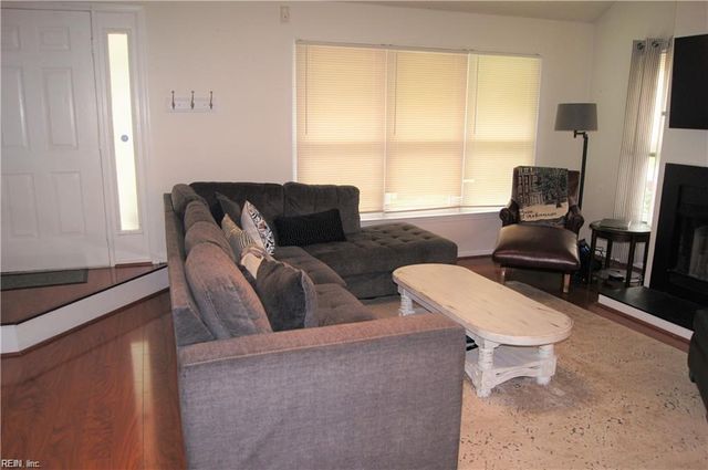 818 Meads RD, Norfolk, VA 23505