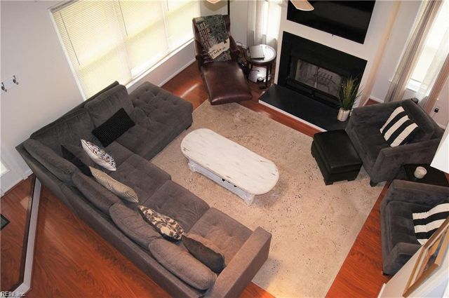 818 Meads RD, Norfolk, VA 23505