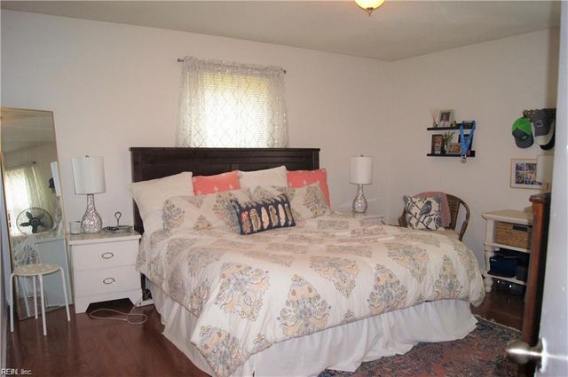 818 Meads RD, Norfolk, VA 23505