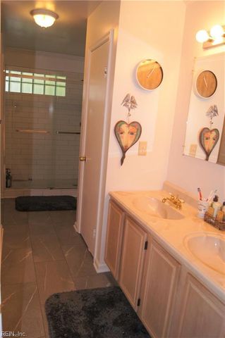 818 Meads RD, Norfolk, VA 23505