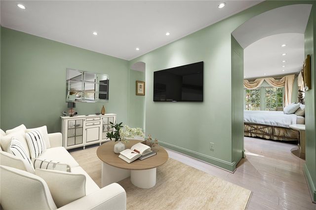 898 Persimmon Road, Sewickley Heights, PA 15143