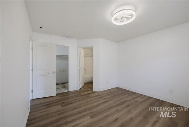 92 S Bancroft Way, Nampa, ID 83686