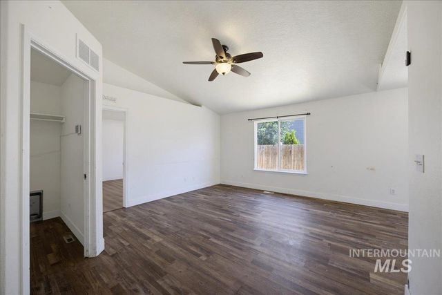 92 S Bancroft Way, Nampa, ID 83686