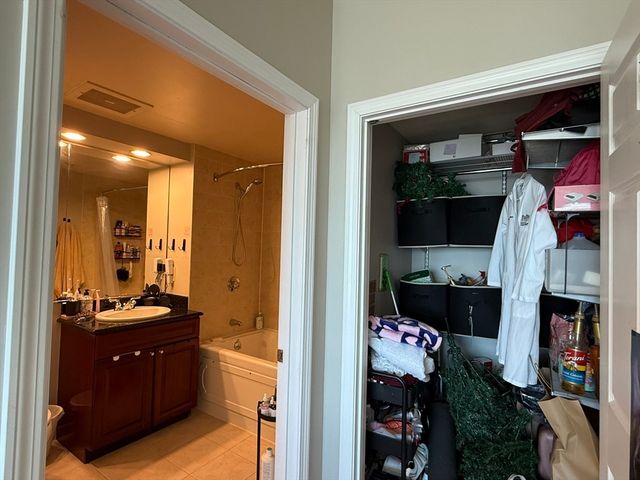 1 Nassau St 2108, Boston, MA 02111