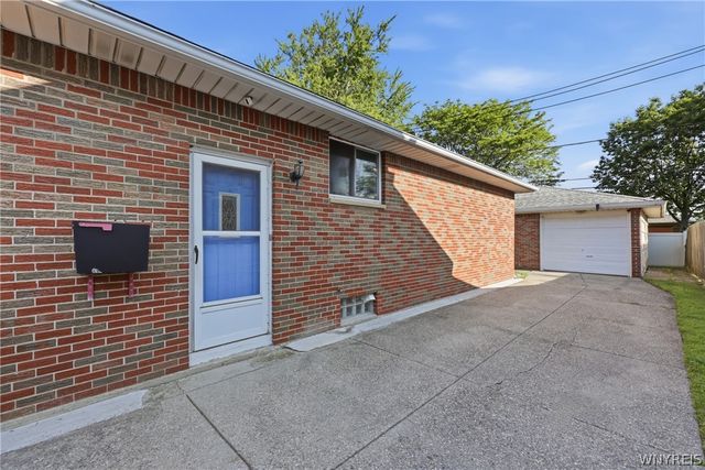 329 Lamont Drive, Amherst, NY 14226
