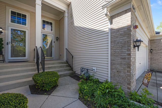1513 Yellowstone Drive, Streamwood, IL 60107