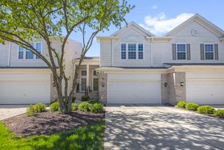 1513 Yellowstone Drive, Streamwood, IL 60107