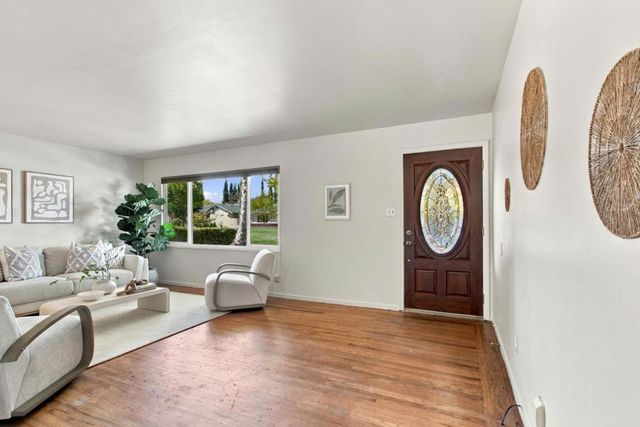 894 Hazelnut Court, Sunnyvale, CA 94087