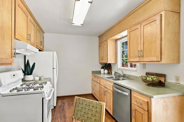 894 Hazelnut Court, Sunnyvale, CA 94087