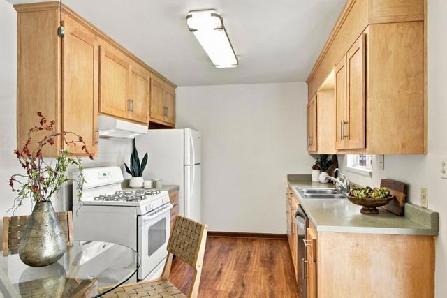 894 Hazelnut Court, Sunnyvale, CA 94087