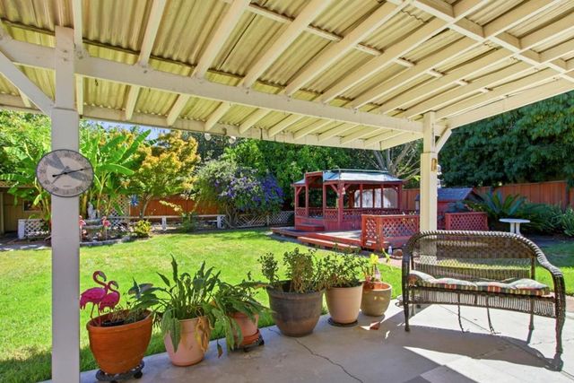 894 Hazelnut Court, Sunnyvale, CA 94087