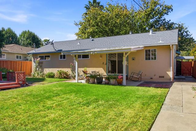 894 Hazelnut Court, Sunnyvale, CA 94087