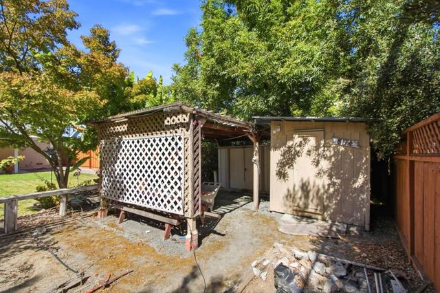 894 Hazelnut Court, Sunnyvale, CA 94087