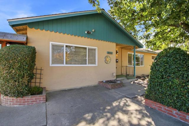 894 Hazelnut Court, Sunnyvale, CA 94087