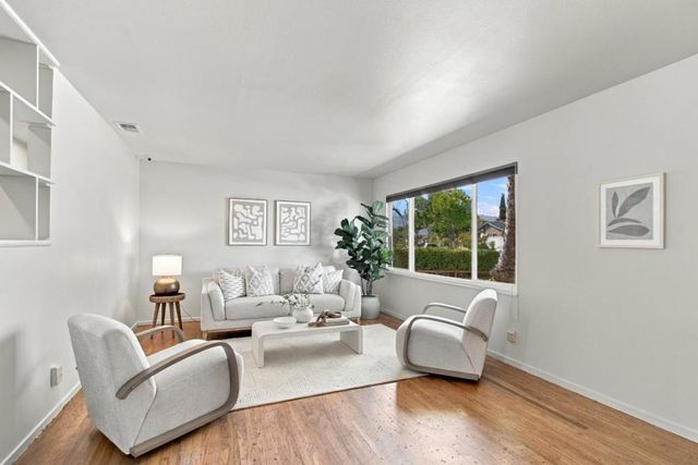 894 Hazelnut Court, Sunnyvale, CA 94087