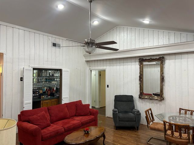 4021 S Cherry, Pine Bluff, AR 71603