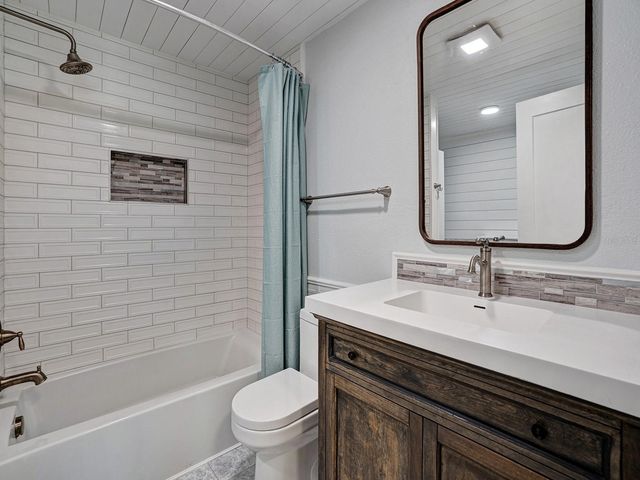 5633 ESSEX WAY, New Port Richey, FL 34652