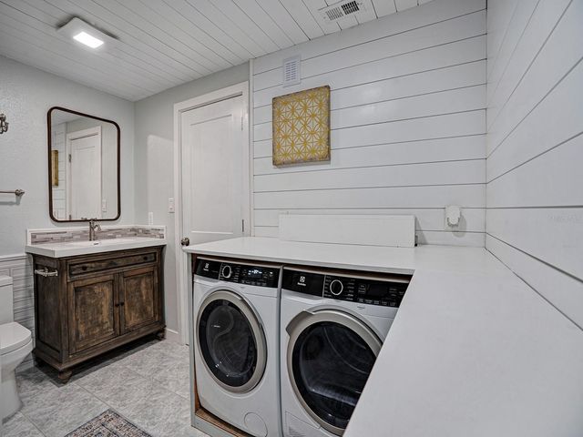 5633 ESSEX WAY, New Port Richey, FL 34652