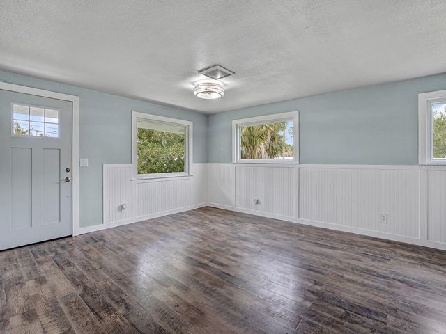 5633 ESSEX WAY, New Port Richey, FL 34652