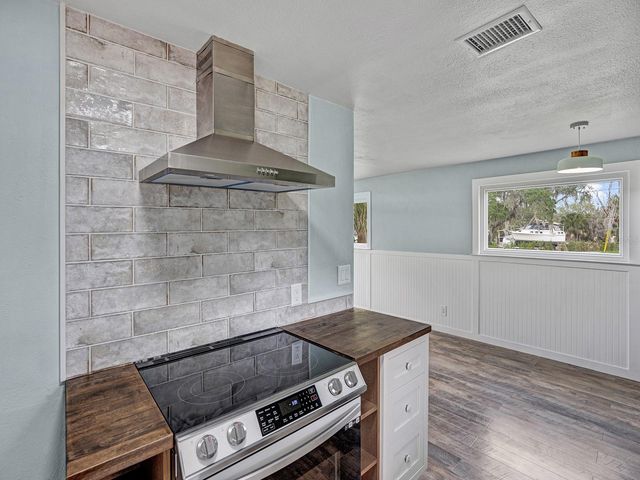 5633 ESSEX WAY, New Port Richey, FL 34652