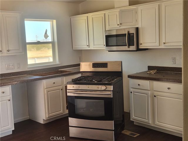 60824 Stagemans Road, Landers, CA 92285