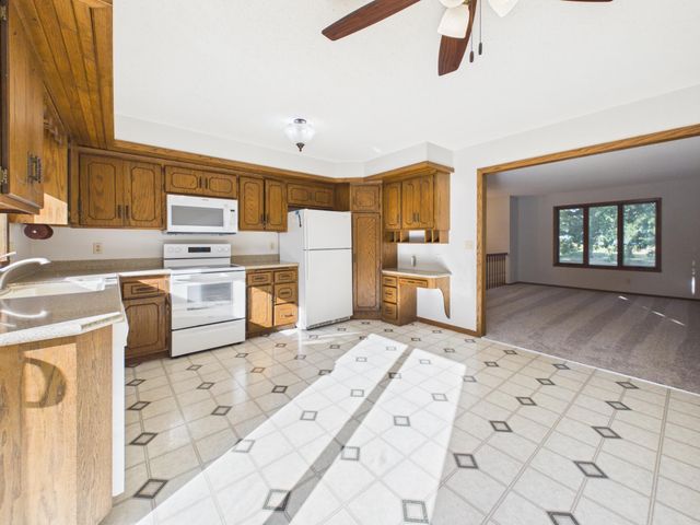 2253 Charles Street N, North Saint Paul, MN 55109