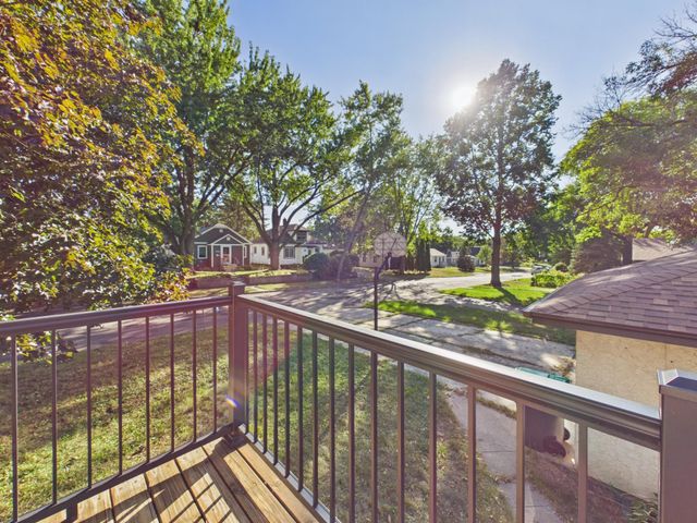 2253 Charles Street N, North Saint Paul, MN 55109