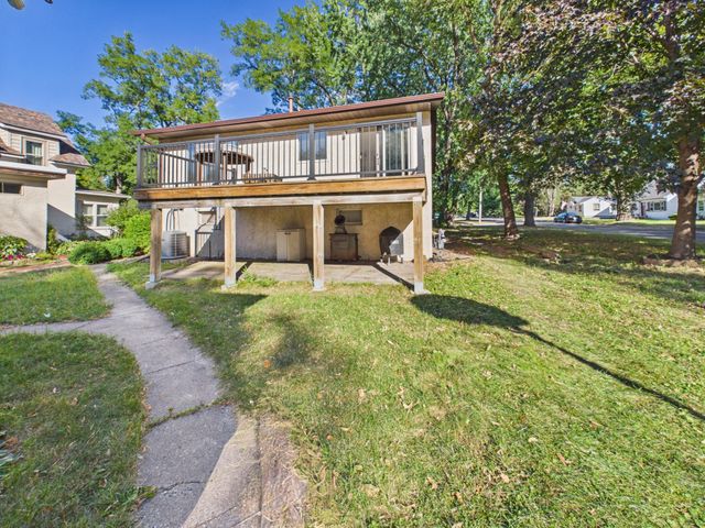 2253 Charles Street N, North Saint Paul, MN 55109