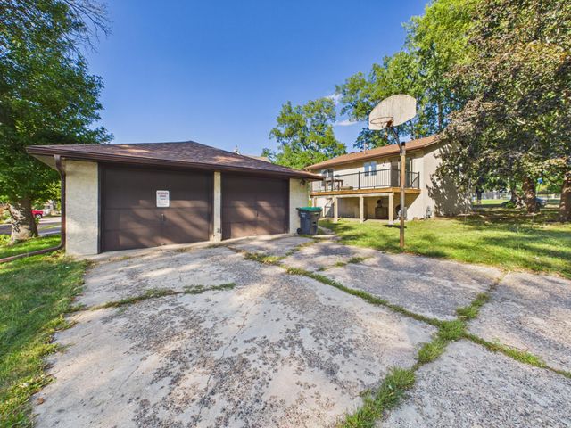 2253 Charles Street N, North Saint Paul, MN 55109