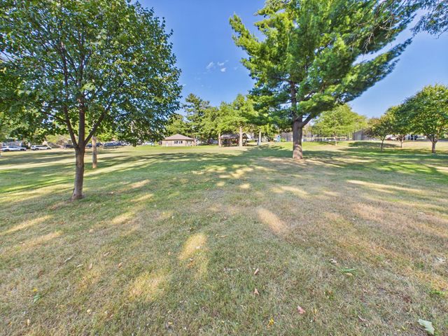 2253 Charles Street N, North Saint Paul, MN 55109