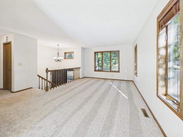 2253 Charles Street N, North Saint Paul, MN 55109