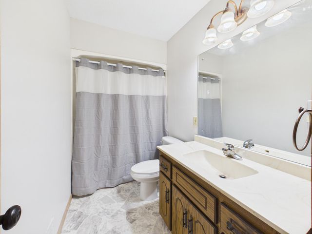 2253 Charles Street N, North Saint Paul, MN 55109