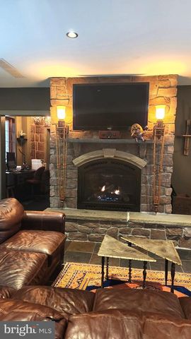 459 MOUNT PENN RD, Reading, PA 19607