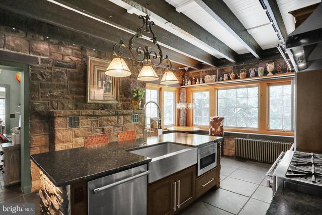 459 MOUNT PENN RD, Reading, PA 19607