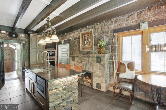 459 MOUNT PENN RD, Reading, PA 19607