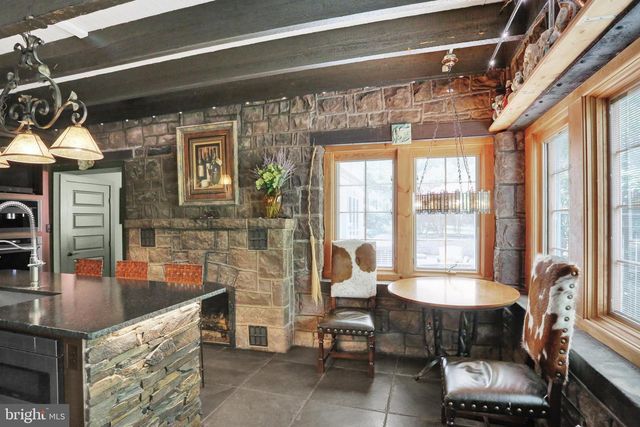 459 MOUNT PENN RD, Reading, PA 19607