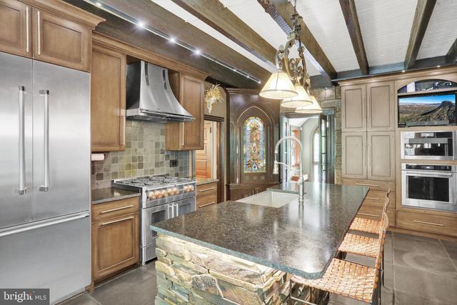 459 MOUNT PENN RD, Reading, PA 19607