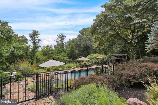 459 MOUNT PENN RD, Reading, PA 19607