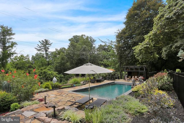 459 MOUNT PENN RD, Reading, PA 19607