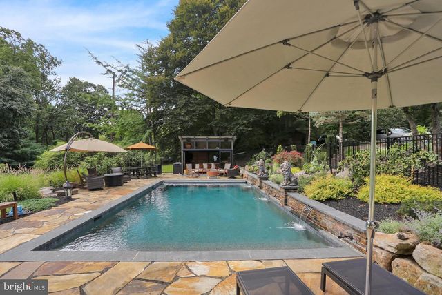 459 MOUNT PENN RD, Reading, PA 19607