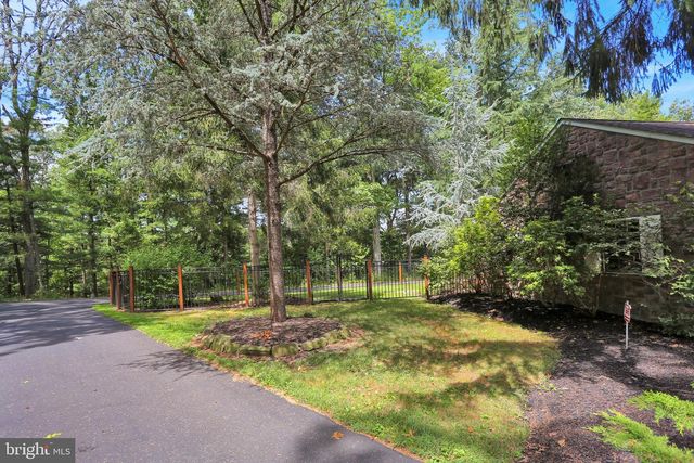 459 MOUNT PENN RD, Reading, PA 19607