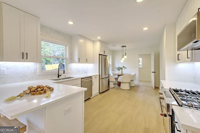 7235 NE Thornhill Lane, Atlanta, GA 30328