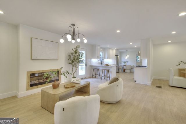 7235 NE Thornhill Lane, Atlanta, GA 30328