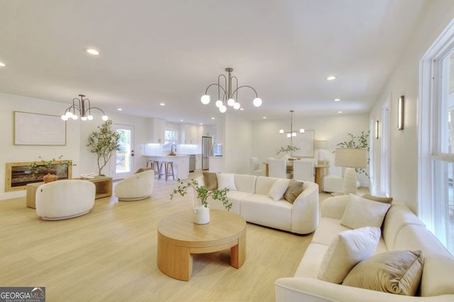 7235 NE Thornhill Lane, Atlanta, GA 30328