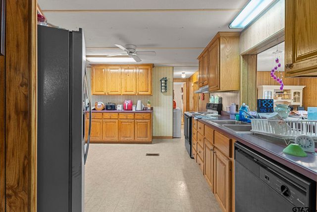 15941 San Augustine, Tyler, TX 75704