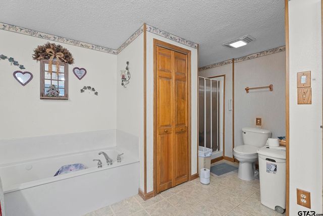 15941 San Augustine, Tyler, TX 75704