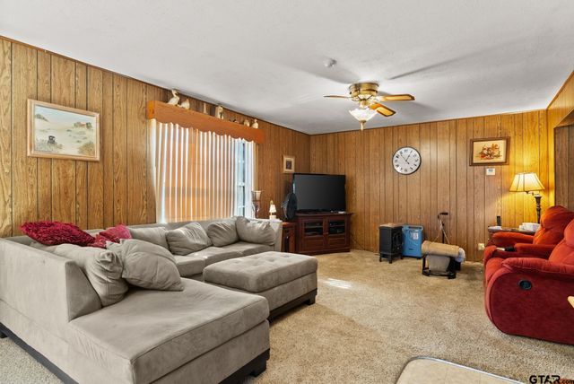 15941 San Augustine, Tyler, TX 75704