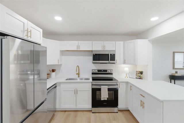 2926 40TH AVENUE N, St Petersburg, FL 33714