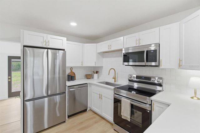 2926 40TH AVENUE N, St Petersburg, FL 33714